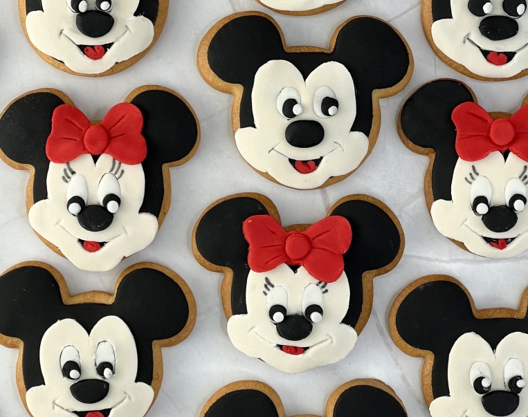 Μπισκότα με ζαχαρόπαστα Mini & Mickey