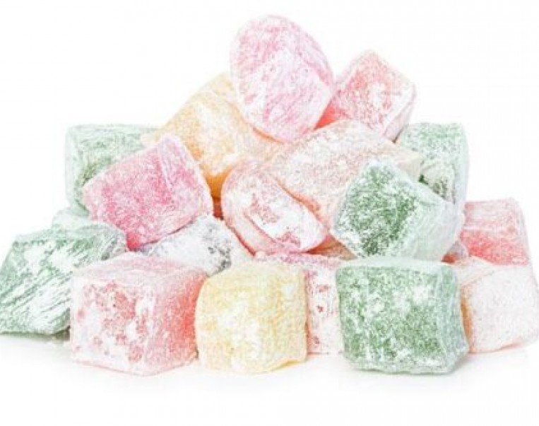 Λουκούμι κομμένο σε μπουκίτσες με άρωμα Τριαντάφυλλο, Λεμόνι, Περγαμόντο, και καβουρδισμένο αμύγδαλο