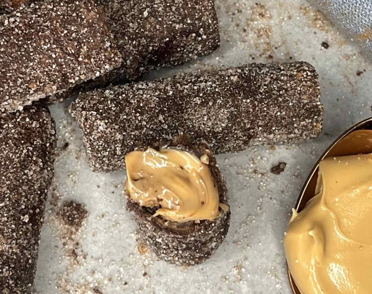 Πουράκι σοκολάτας με γέμιση Φυστικοβούτυρο 500γρ.